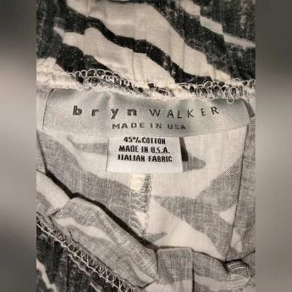 bryn Walker (Size M) Crop Top/(Size L) Crop Pants Leaf Print (2PC) Matching Set